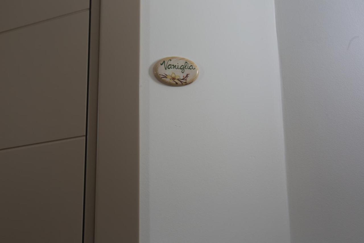 Slow Chic Apartment Beb Policlinico Мессина Экстерьер фото